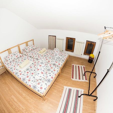 Exit Routine Hostel 티미쇼아라 외부 사진
