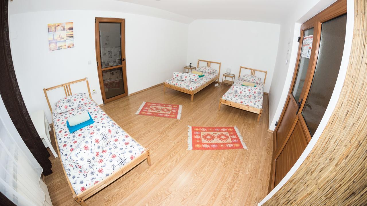Exit Routine Hostel 티미쇼아라 외부 사진
