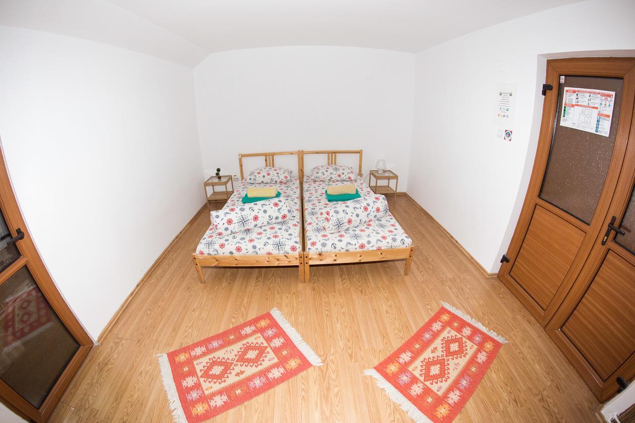 Exit Routine Hostel 티미쇼아라 객실 사진